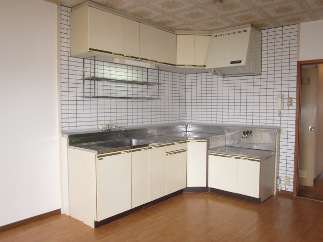 Living and room. Kurume south 5LDK ※ Indoor photo becomes of 701 No. reference photograph or