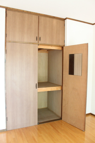 Receipt. Of the second floor Western-style housing