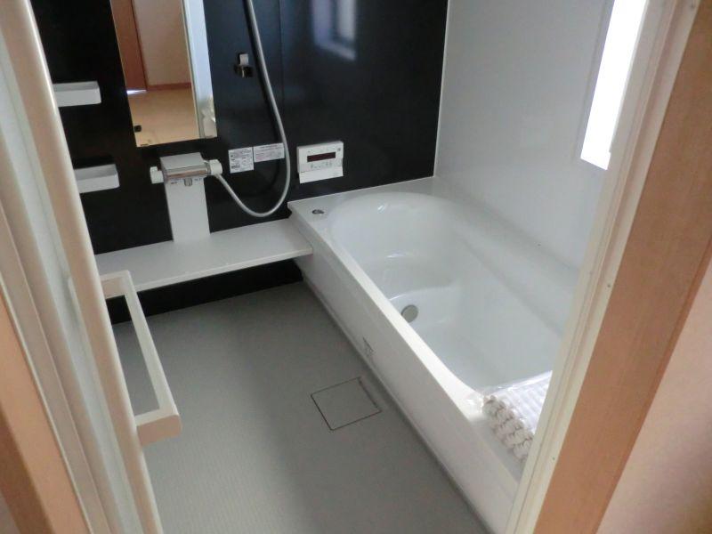 Bathroom. 4 Building bathroom