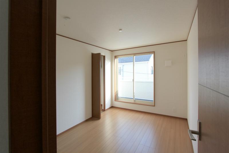 Non-living room. Same specifications Photos