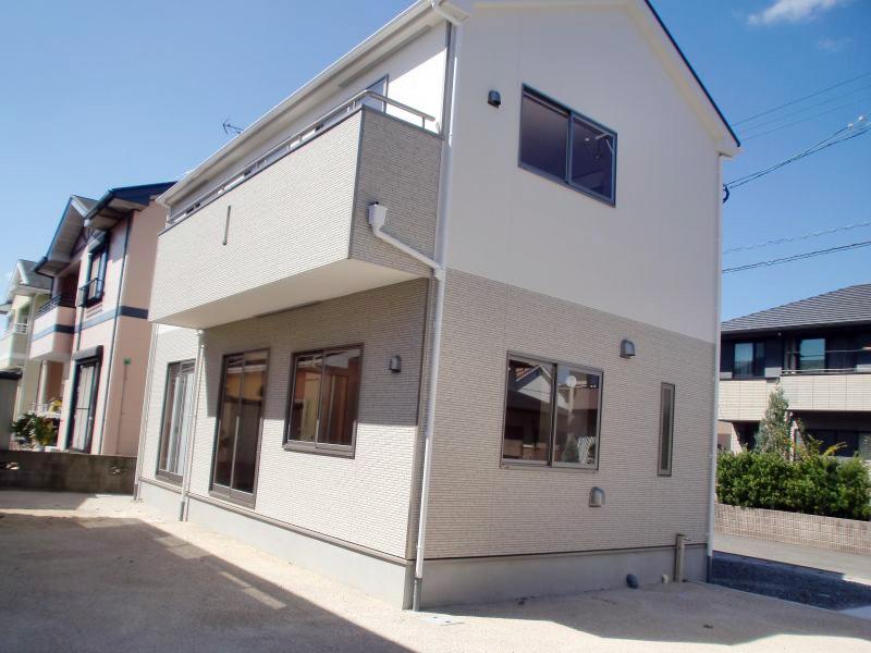 Rendering (appearance). Building 2 appearance (Since the photo will be the same type type, Please see as your reference. )