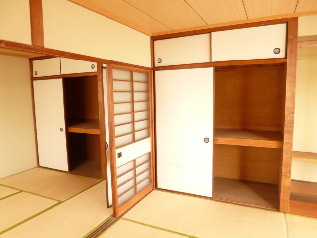 Receipt. Storage lot! !