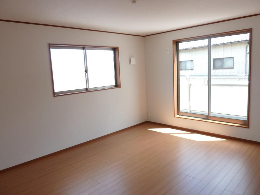 Non-living room. Same specifications