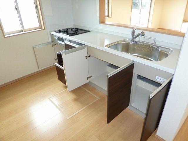 Other introspection. Kitchen storage