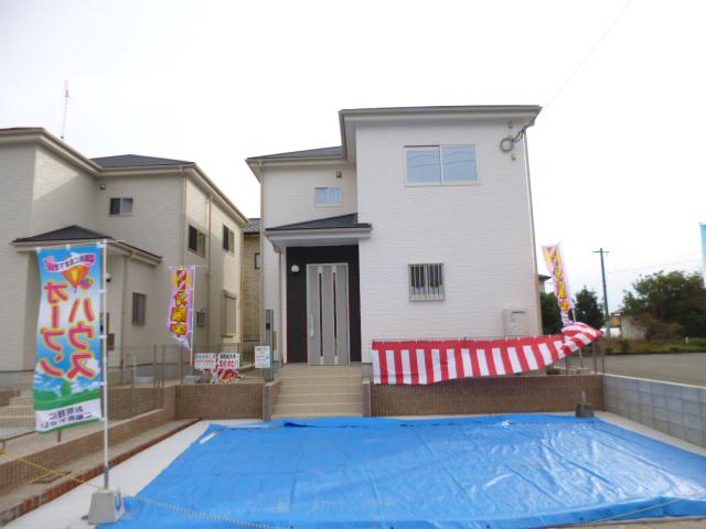 Local appearance photo. Local (12 May 2013) Shooting