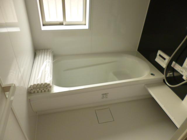 Bathroom. Indoor (12 May 2013) Shooting