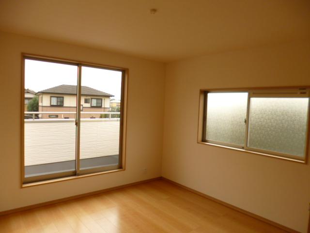 Non-living room. Indoor (12 May 2013) Shooting