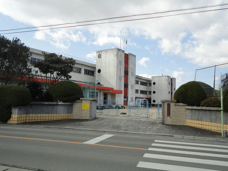Primary school. Hongo 518m up to elementary school (elementary school)