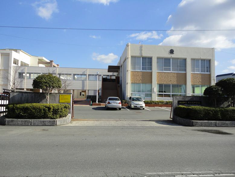 Junior high school. Tachiarai 695m until junior high school (junior high school)