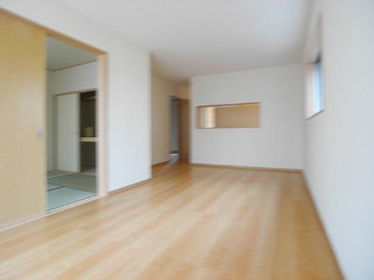 Same specifications photos (living)