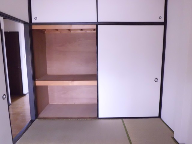 Receipt. Storage is wide.