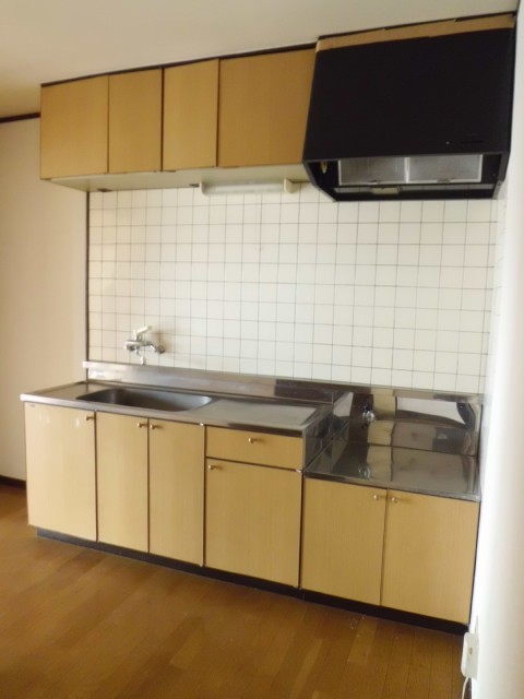 Kitchen. It has a kitchen independent.