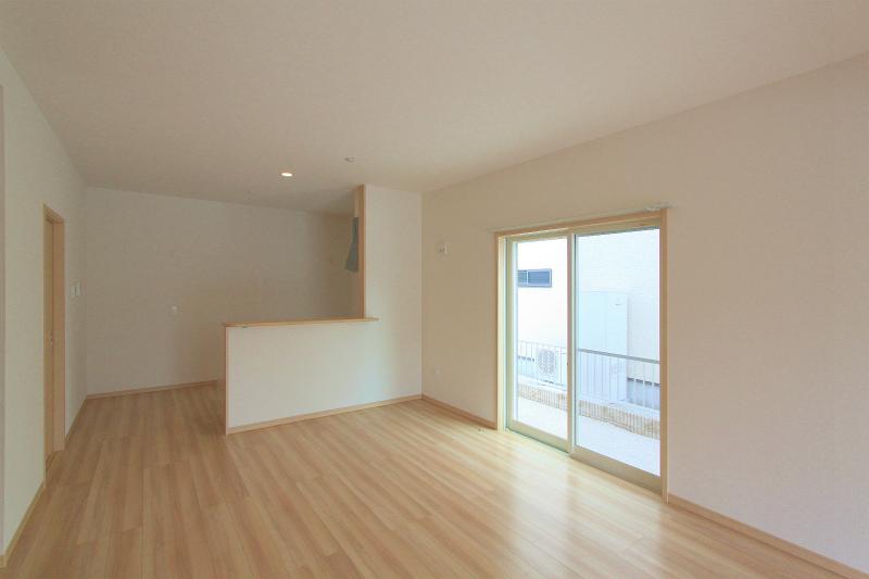 Living. 2013 September 2 shooting No. 2 place