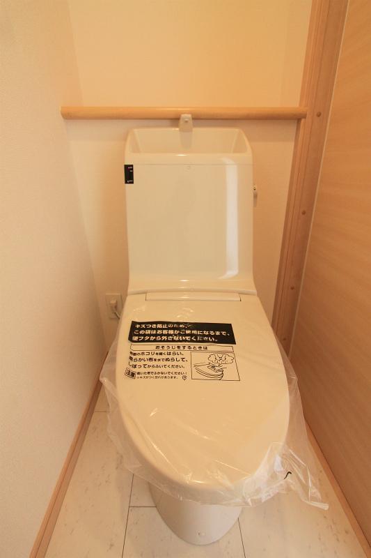 Toilet. 2013 September 2 shooting