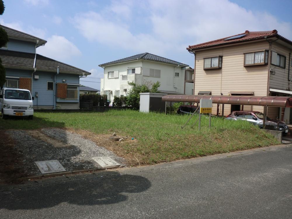 Local photos, including front road. Local (July 2013) Shooting