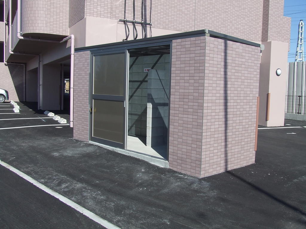 Other common areas. On-site waste yard