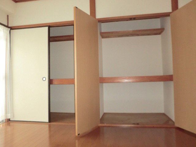 Receipt. Storage lot