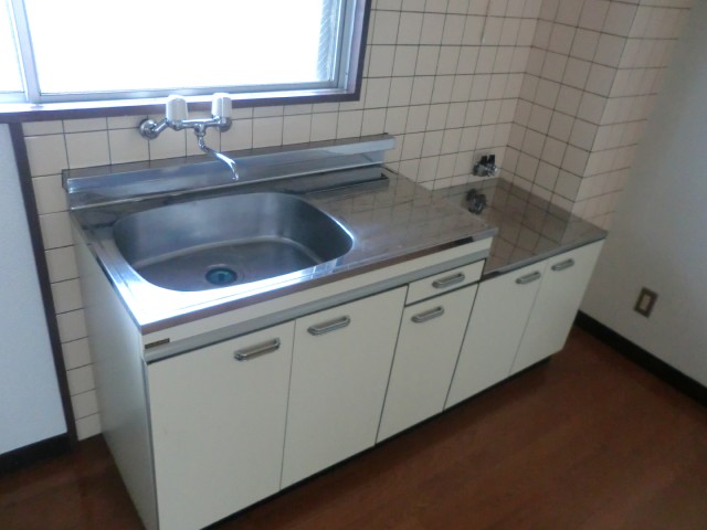 Kitchen. With a window to the kitchen