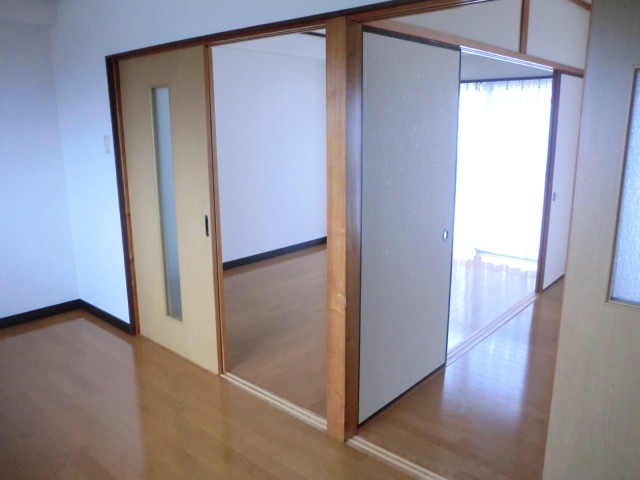 Other room space. Easy street from where