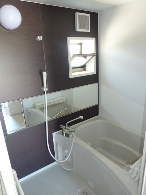 Bath. Stylish bathroom