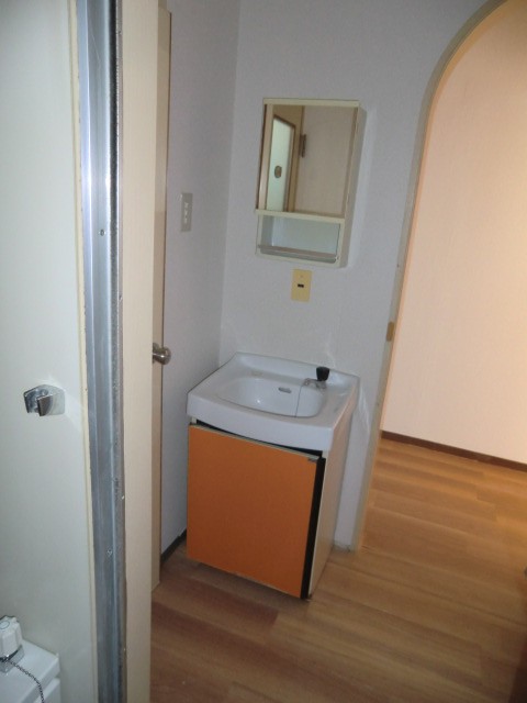 Other room space. Dressing here