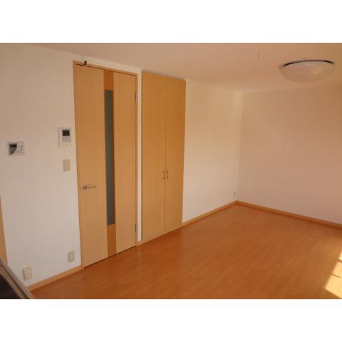 Living and room. For further information, please contact 0942-53-0007 (* ^ _ ^ *)