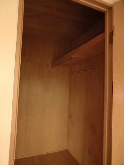 Receipt. Western-style closet