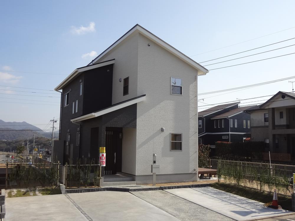 Local appearance photo. Local Photos