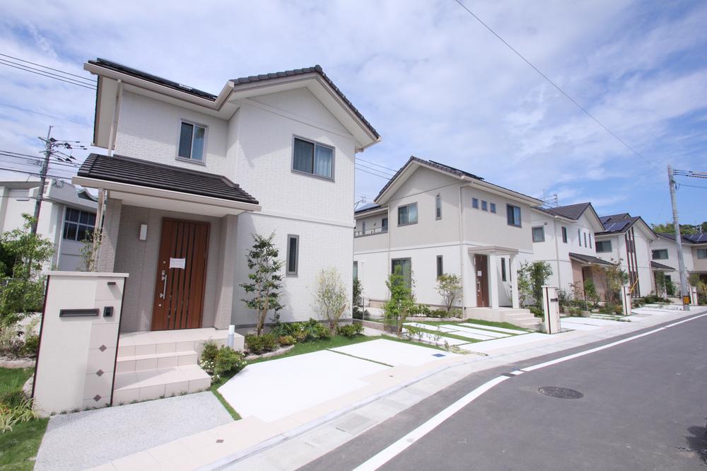 Sale already cityscape photo. Sale in the streets