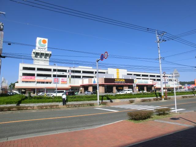 Supermarket. Sanribu creativity and a 5-minute 1464m car to Munakata