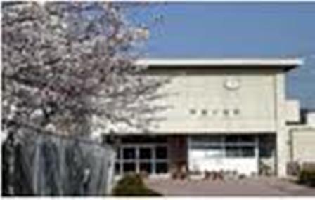 Primary school. A 5-minute Munakata Municipal Hedong 1519m car to elementary school