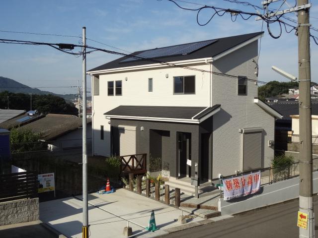 Local appearance photo. Now it has a wood deck!