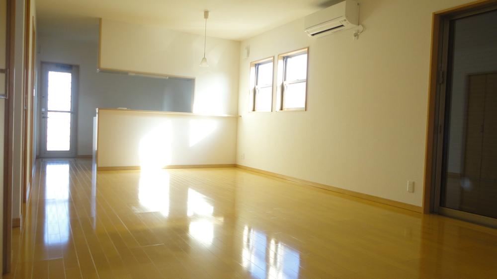 Living. LDK spacious is 20 Pledge! !