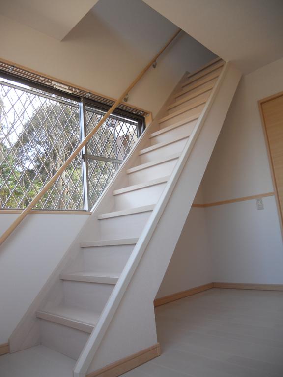 Living and room. Western style room. Stairs to the attic. 