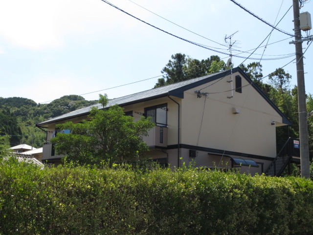 Building appearance. Contact free call 0800-601-3976