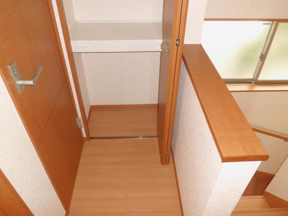 Receipt. Hallway storage