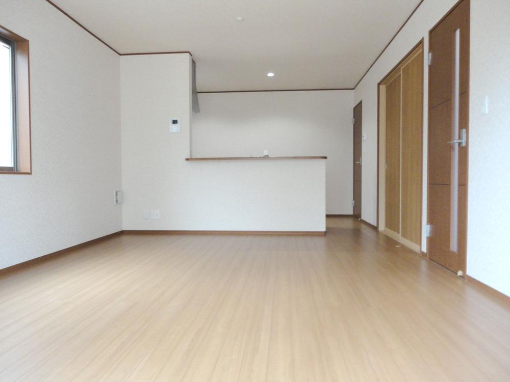 Living. 15 is the living room of the Pledge.