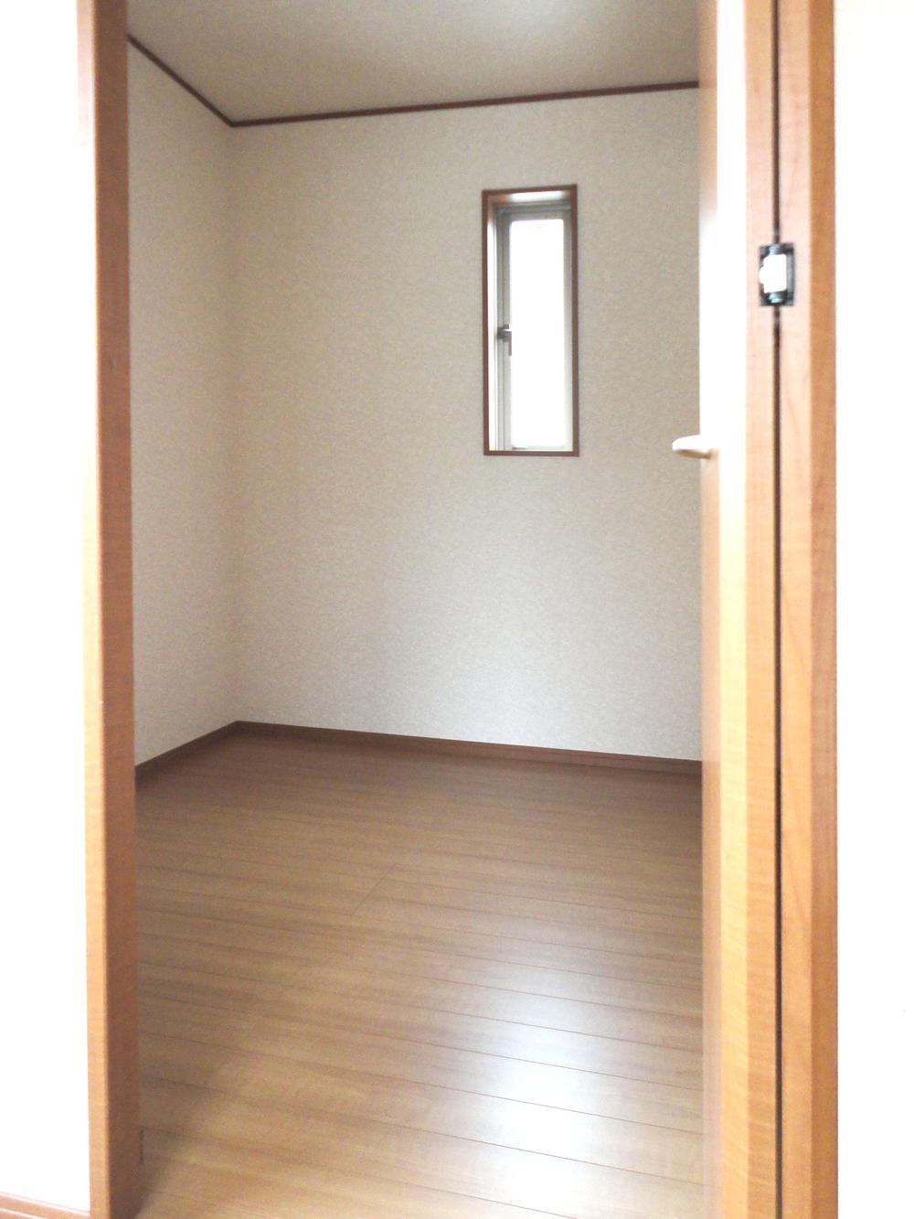 Receipt. The second floor Western-style closet!