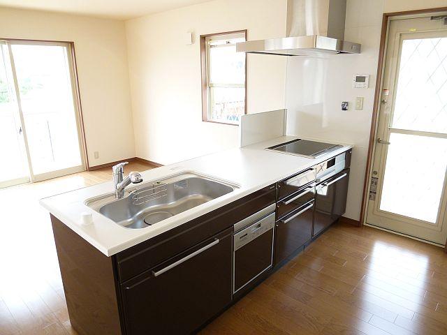 Same specifications photo (kitchen). Face-to-face system Kitchen!