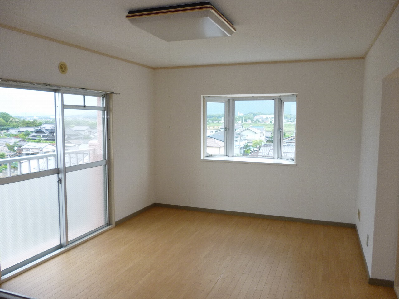 Living and room. Bright Western-style