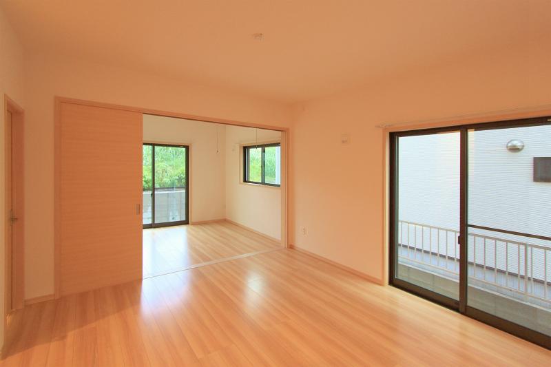 Living. 2013 September 2 shooting No. 7 land