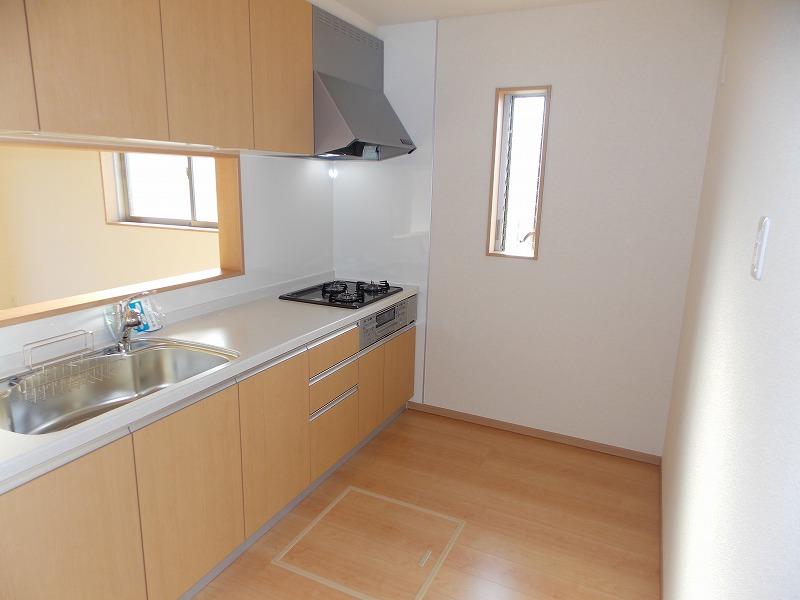 Kitchen. From the wife's point of view, It overlooks the living-dining, You can enjoy conversation with family even during cooking (* ^ _ ^ *) ◆ It becomes the same specification photo ◆