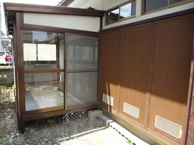 Building appearance. Day good storeroom