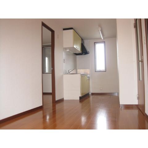 Living and room. For further information, please contact 0942-53-0007 (* ^ _ ^ *)