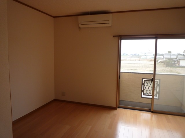 Other room space. Western-style 7.5 Pledge