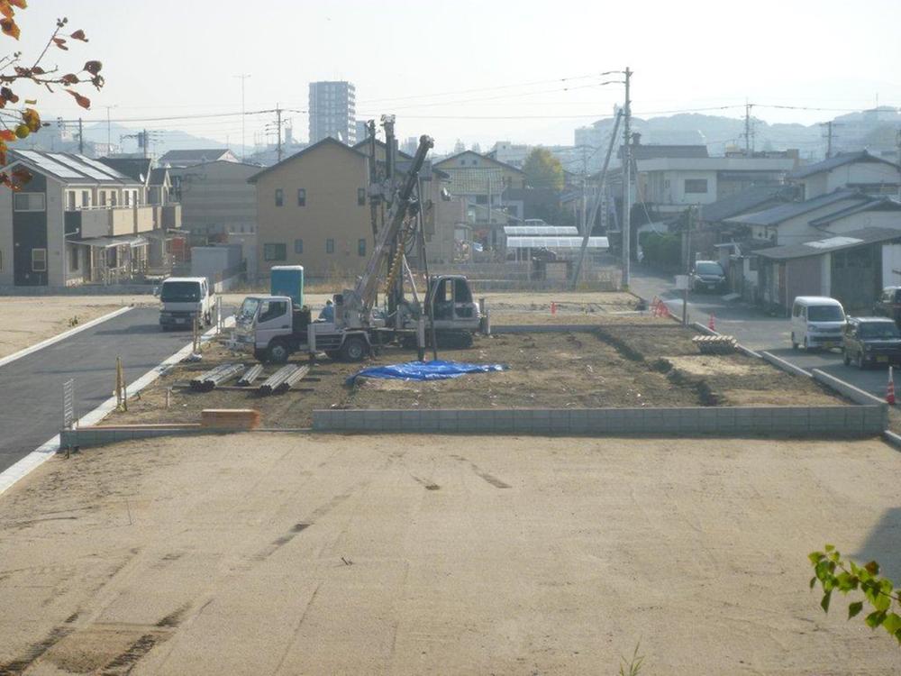 Local photos, including front road. Local (12 May 2013) Shooting