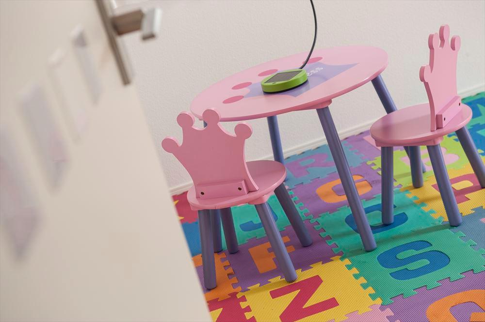 Other introspection. Children's room is fun arrange