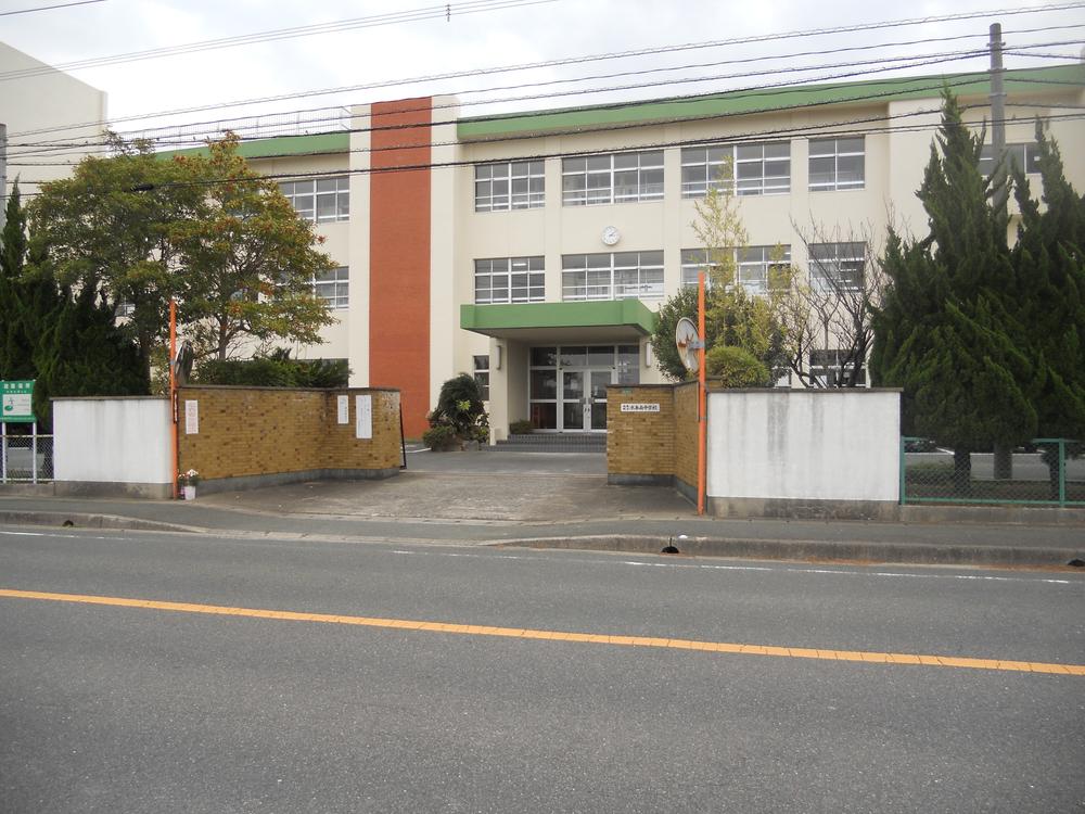 Primary school. Mizumaki stand Isaza to elementary school 796m