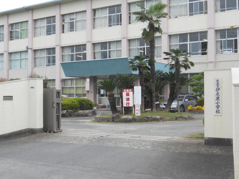 Primary school. Mizumaki stand Isaza to elementary school 796m