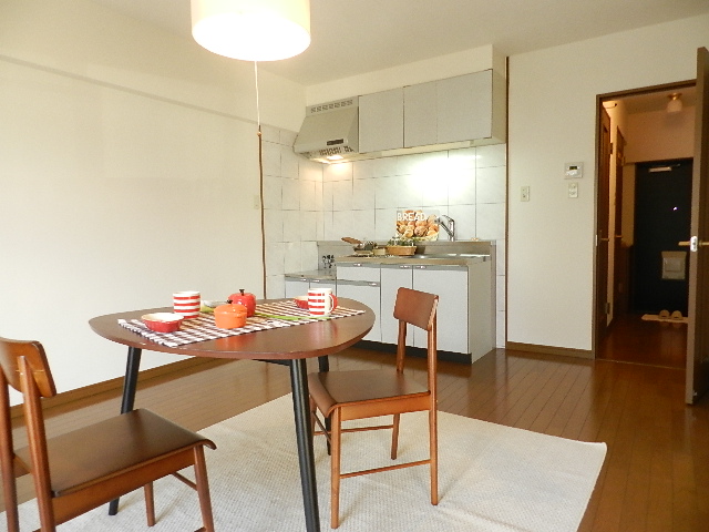 Living and room. Good is per day if there wide 11 Pledge